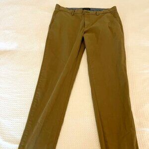 Men’s Athletic-fit Mason Chino Pants: Size 35x36 by Banana Republic in Tan